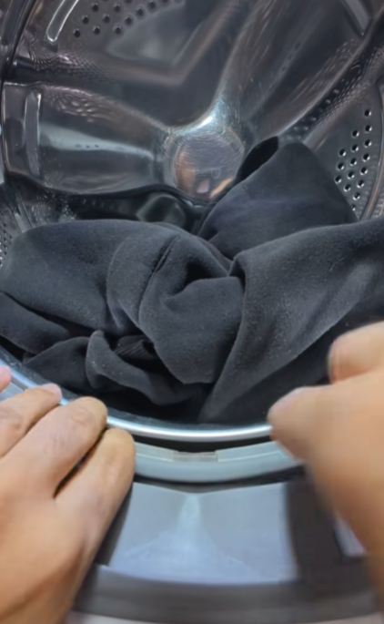 Τα πιο βρώμικα σημεία του πλυντηρίου που λερώνουν τα ρούχα και το κάνουν να βρωμάει – Πώς να τα καθαρίσεις