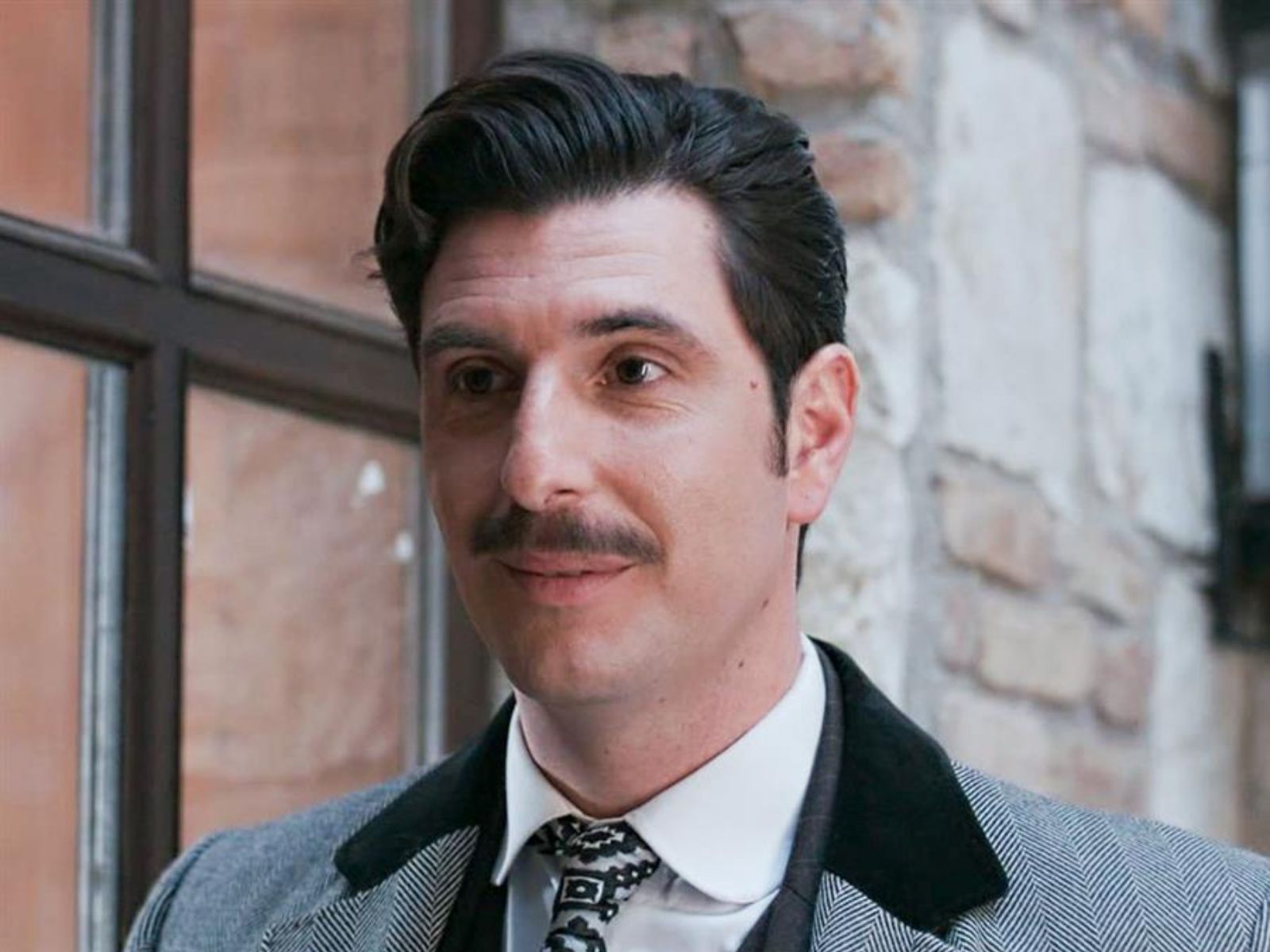 Grand Hotel: Ο Ρήγας εξαγοράζει τη σιωπή του Ιάκωβου και τον πιάνουν επ’ αυτοφώρω