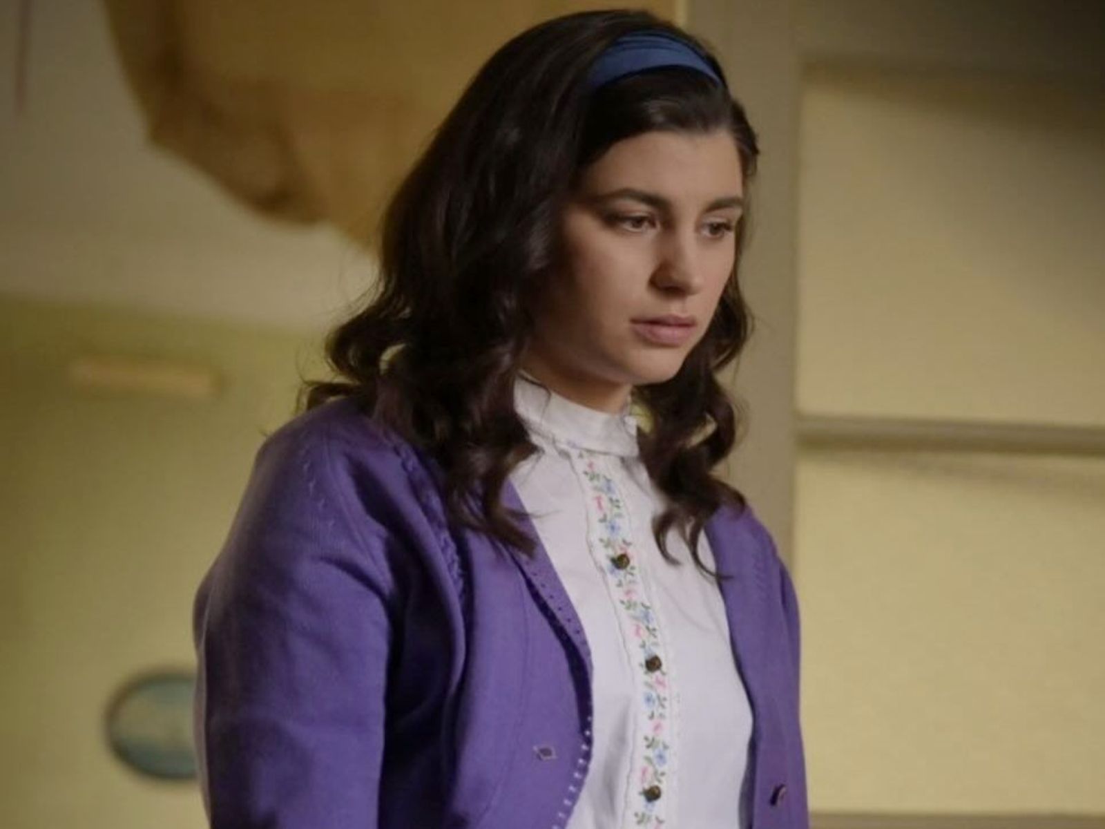 Άγιος Έρωτας: Τους πιάνει κλειδωμένους στο δωμάτιο και ξεσπάει άσχημα πάνω της