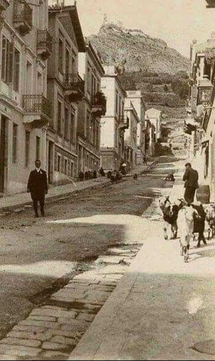 Όταν ένας στρατιώτης αυτοκτόνησε και η ίδια σφαίρα σκότωσε κατά λάθος μία υπηρέτρια – Η ιστορία που έγινε αστικός θρύλος