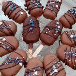 Παγωτό ξυλάκι με το κέικ που μας περίσσεψε