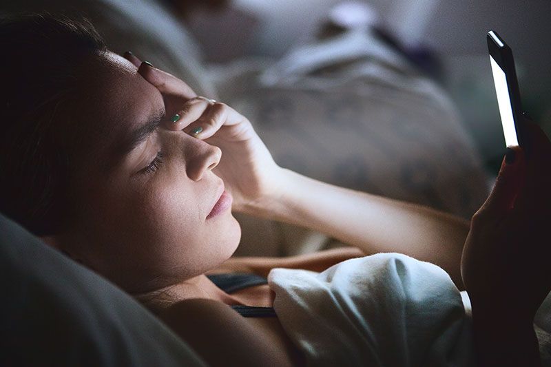 Η υπερέκθεση της Gen Z στις οθόνες δημιούργησε νέα επιδημία – Ομίχλη εγκεφάλου και αίσθημα εξουθένωσης