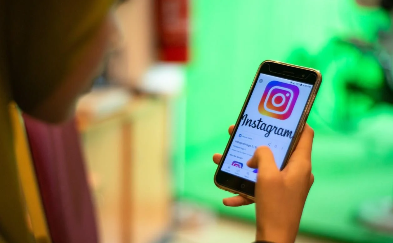 Η υπερέκθεση της Gen Z στις οθόνες δημιούργησε νέα επιδημία – Ομίχλη εγκεφάλου και αίσθημα εξουθένωσης