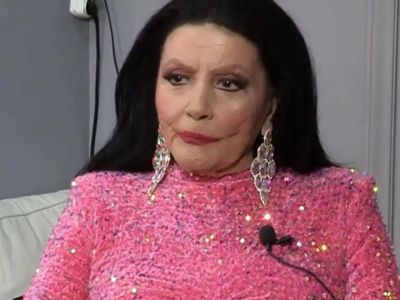 Ζωζώ Σαπουντζάκη: Σε αναπηρικό αμαξίδιο εμφανίστηκε στα 90α γενέθλια του Φώτη Μεταξόπουλου