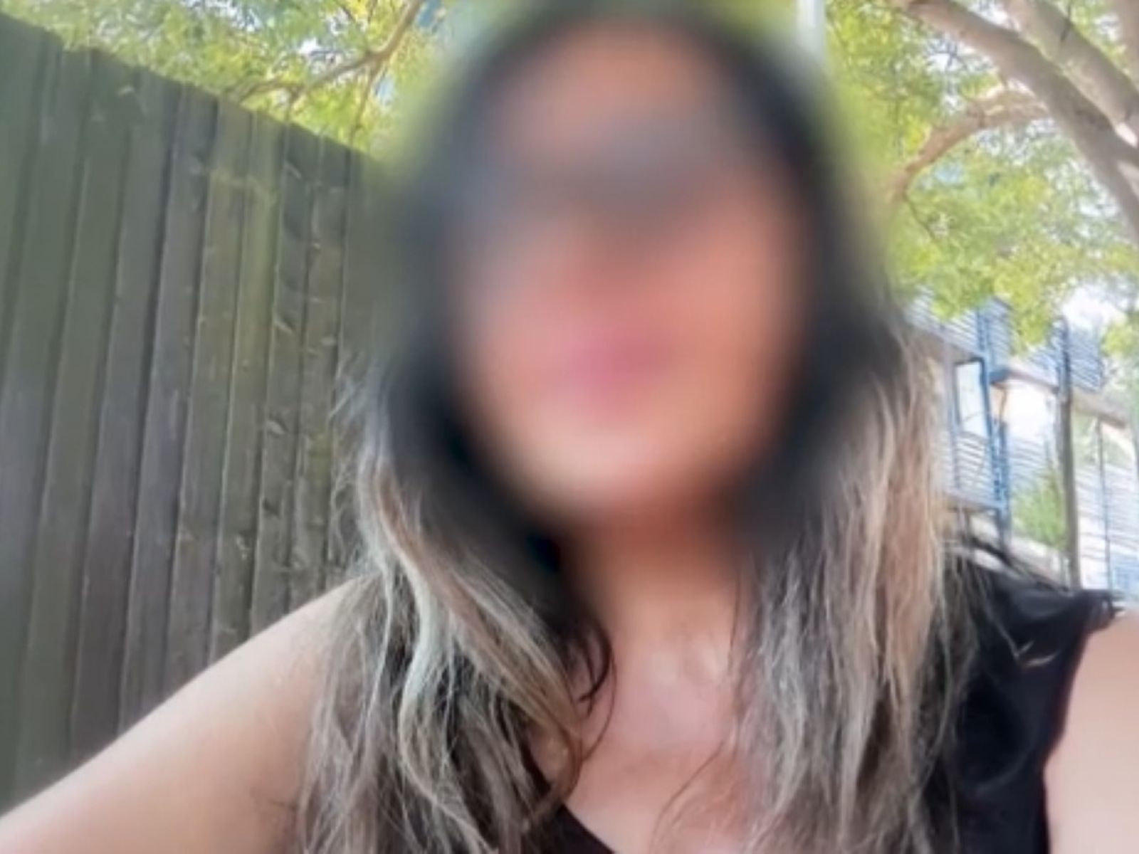 Ελληνικό: «Είχα καλέσει την αστυνομία. Δεν ήξερα αν είχαν χρήματα»- Όσα καταθέτει η οικιακή βοηθός για τους 3 θανάτους