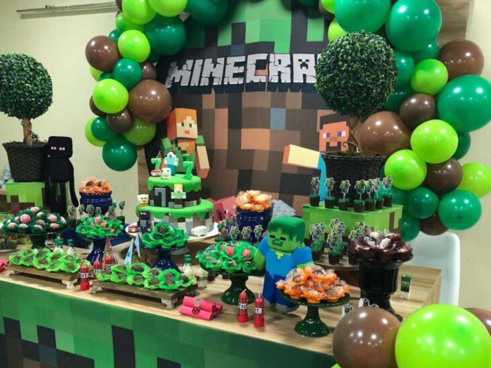 Παιδικό πάρτι με θέμα Minecraft – Ιδέες στολισμού και θεματικές τούρτες που θα λατρέψουν τα παιδιά