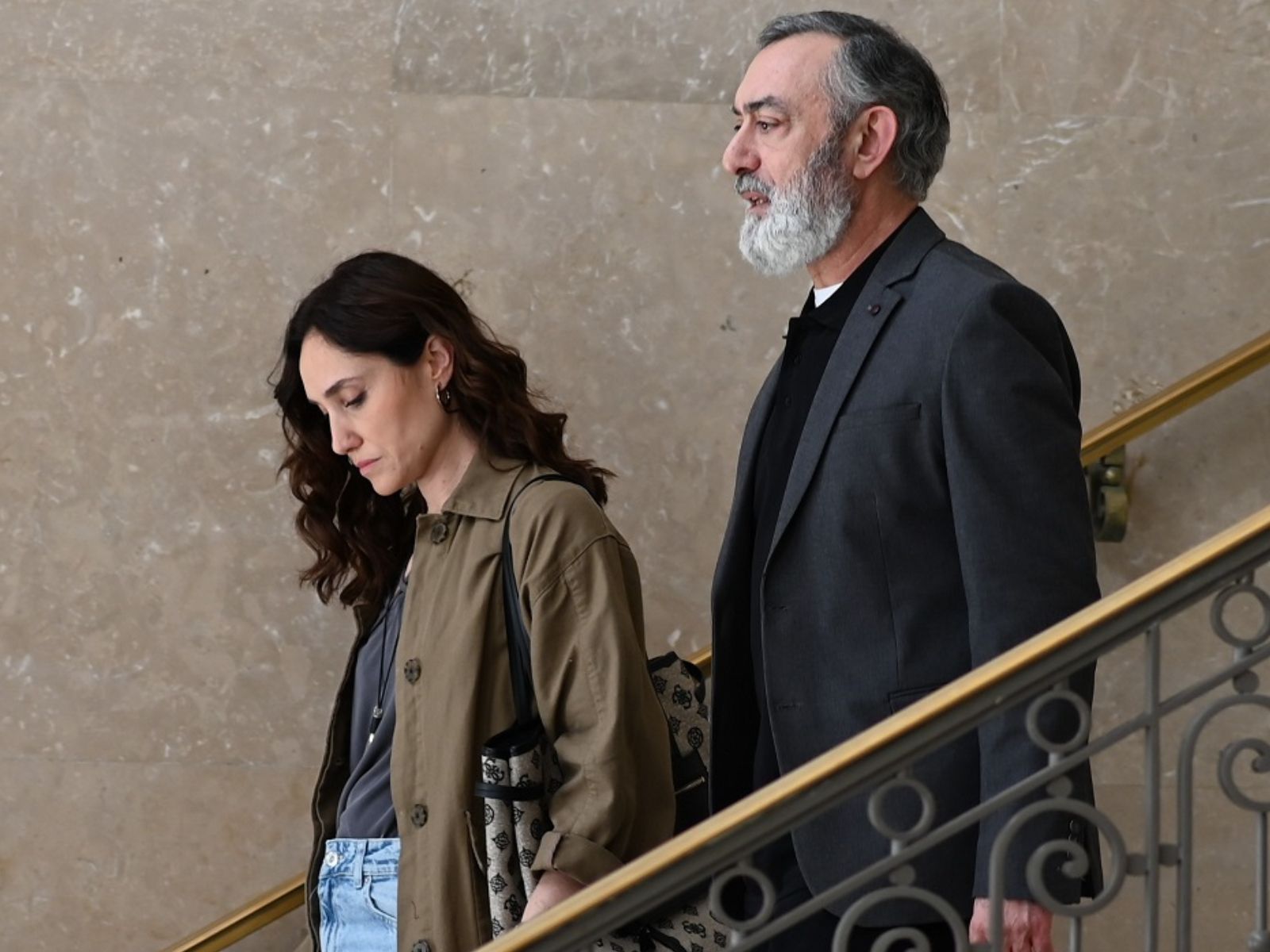 Διάφανη Αγάπη: Αννα και Χρήστος περνάνε τη πρώτη τους βραδια μαζι