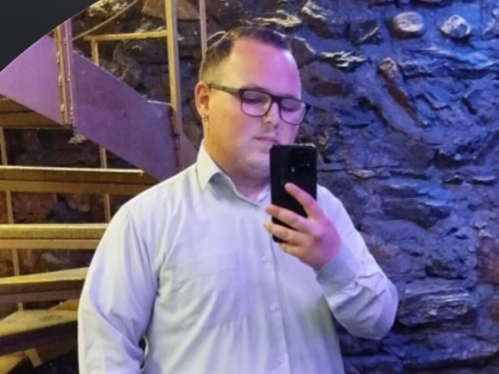 Λάρισα: Ατάραχος ο 21χρονος μητροκτόνος- “Είχα κάνει χρήση κάνναβης”- Μετά τη δολοφονία έβγαλε βόλτα τα σκυλιά του