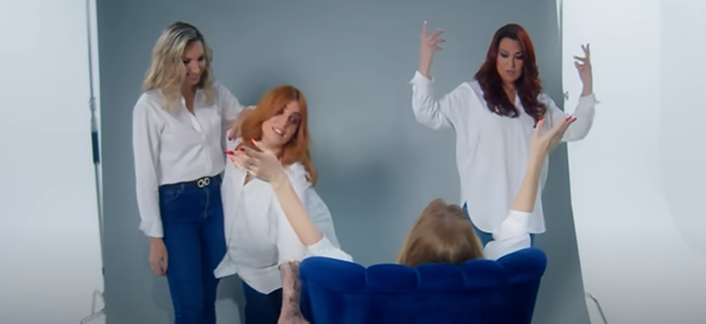 Το Επιτέλους του Φοίβου ξανακυκλοφόρησε το 2025 και περνάει ένα ηχηρό μήνυμα στις γυναίκες