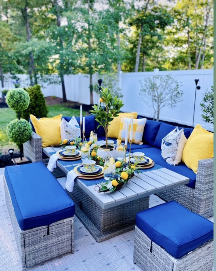 Ανανεώστε την αυλή και το μπαλκόνι σας για το Καλοκαίρι – Ιδέες για μοντέρνα καλοκαιρινή διακόσμηση