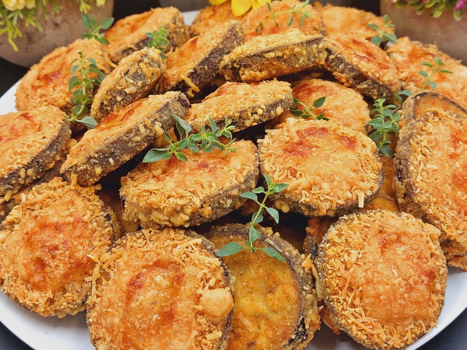 Τραγανές μελιτζάνες στο φούρνο με παρμεζάνα