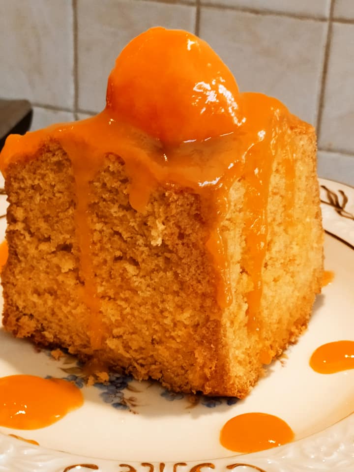 Αφράτο και αρωματικό κέικ μανταρίνι με γλάσο