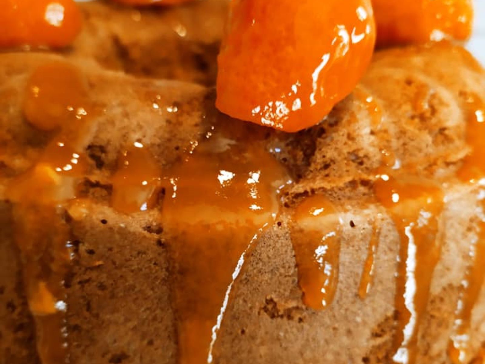 Αφράτο και αρωματικό κέικ μανταρίνι με γλάσο