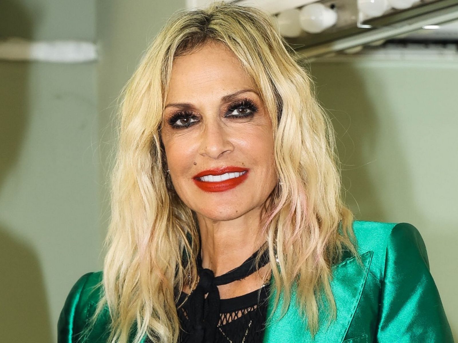 Άννα Βίσση: Έγινε νονά- Βάφτισε το παιδί του εφοπλιστή Γιάννη Κούστα και ποζάρει τρισευτυχισμένη(φωτογραφίες)