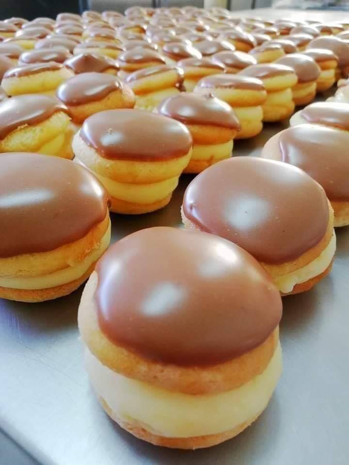 Επαγγελματικό γλάσο για κωκάκια: Οι καλύτερες και πιο εύκολες συνταγές