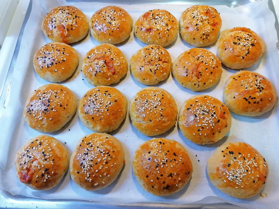 Γεμιστά πιτσάκια με τυρί γαλοπούλα και μανιτάρια για το σχολείο