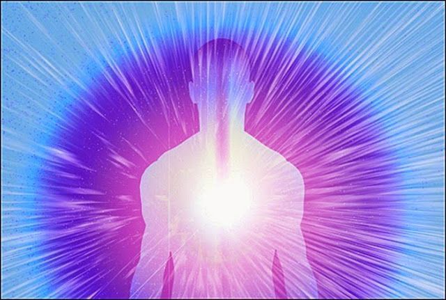 Νέα μελέτη εξηγεί γιατί εκπέμπουμε ένα ορατό φως που όταν πεθαίνουμε εξαφανίζεται