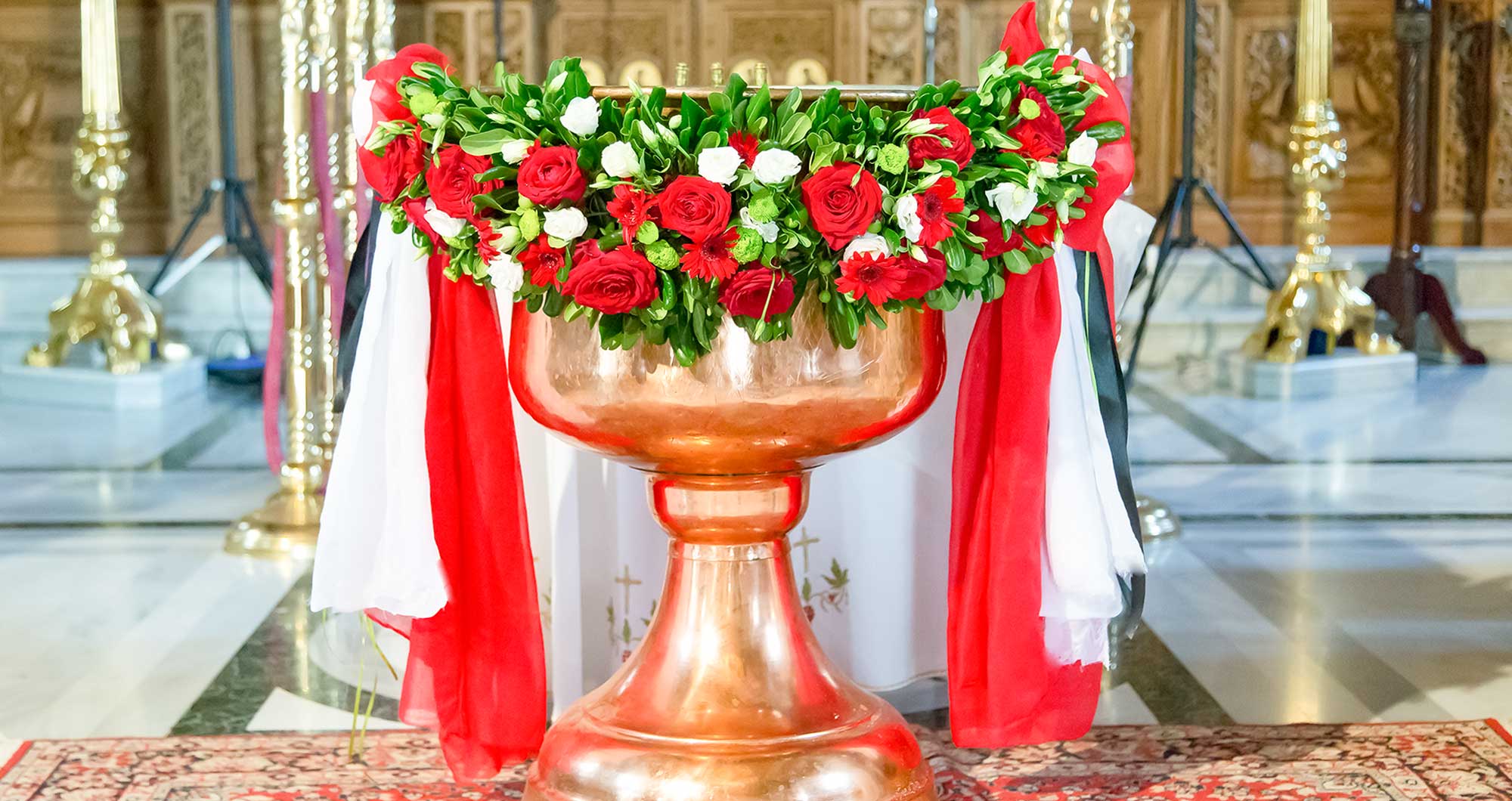 Βάφτιση με θέμα την Πασχαλίτσα: Ιδέες διακόσμησης στο τραπέζι και στην εκκλησία