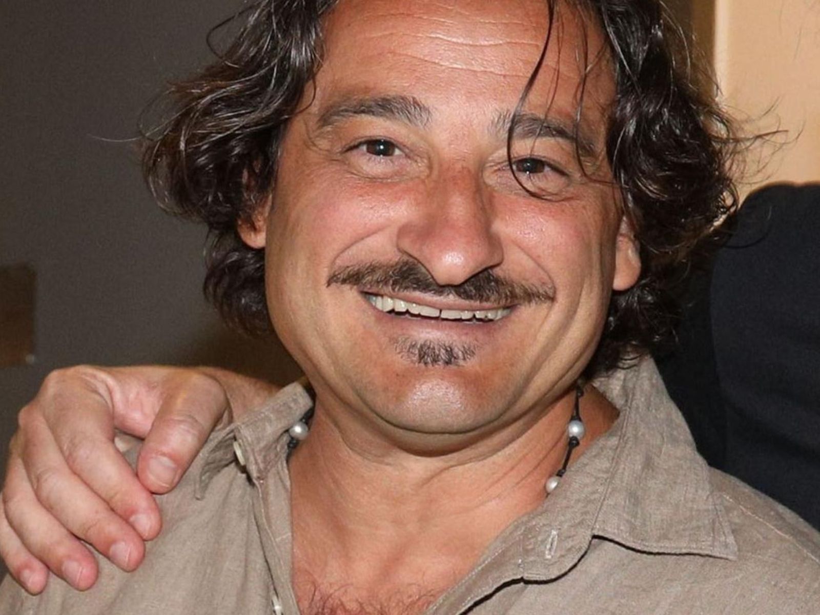 Βασίλης Χαραλαμπόπουλος: Μοιράζεται την αγαπημένη του σκηνή από το Είσαι το Ταίρι μου 24 χρόνια μετά