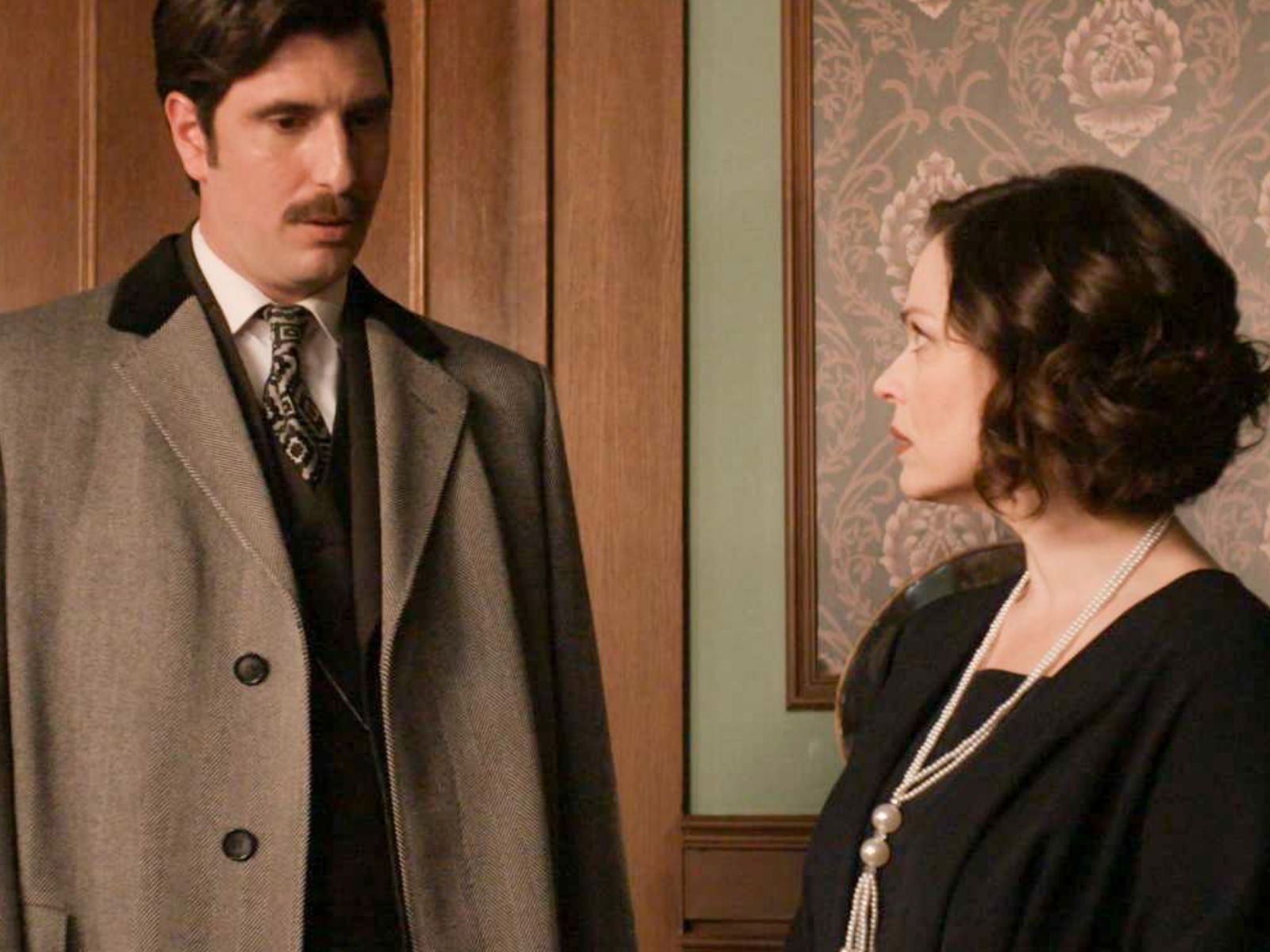 Grand Hotel Επόμενα επεισόδια: 127, 128, 129, 130, 131, 132