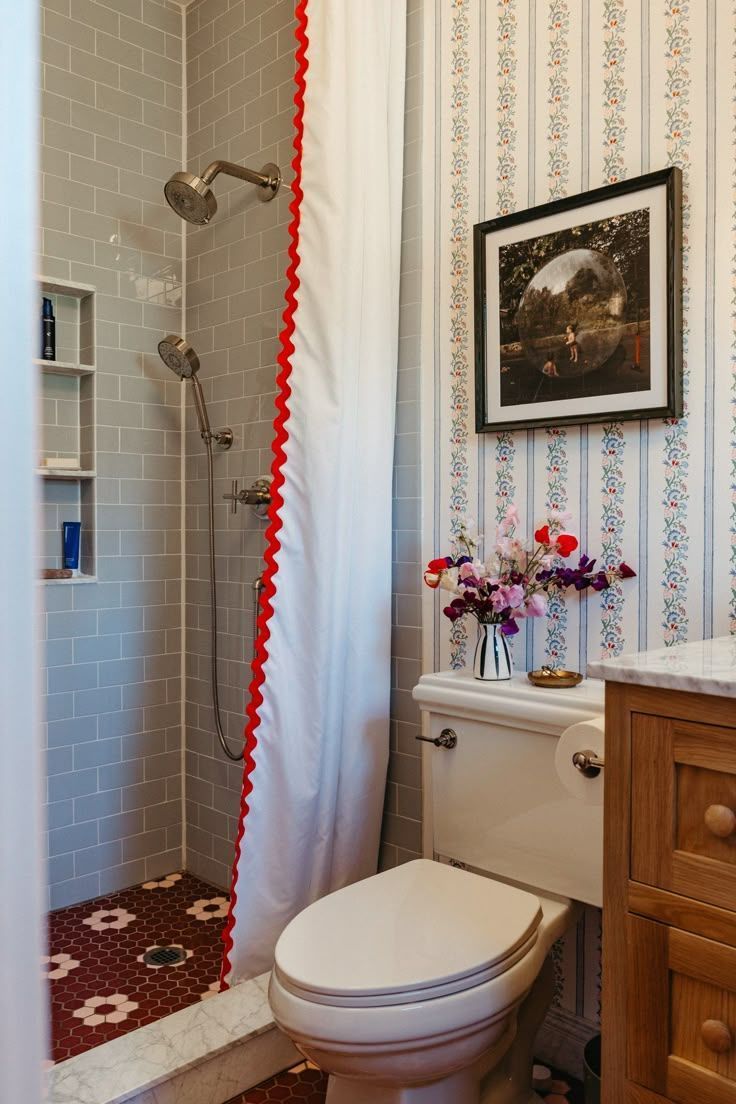 Ανανέωσε το μικρό και παλιό μπάνιο χωρίς ανακαίνιση – Ιδέες διακόσμησης που θα το εκσυγχρονίσουν