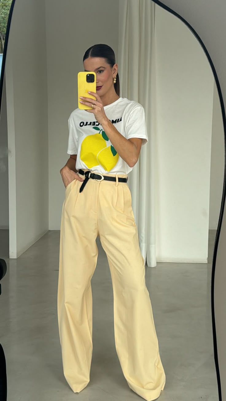 Καλοκαιρινά outfits σε pale yellow – Ιδέες για all day ντύσιμο από τη δουλειά μέχρι τη παραλία