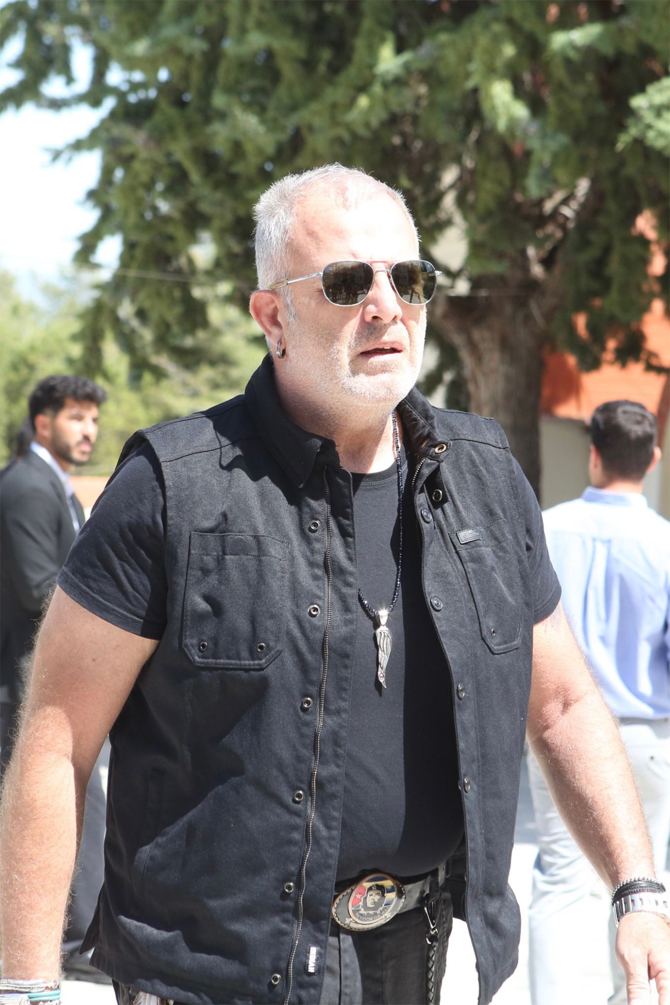 Kηδεία Nίκου Γαλανού: Συντετριμμένοι συγγενείς και φίλοι (φώτο -video)