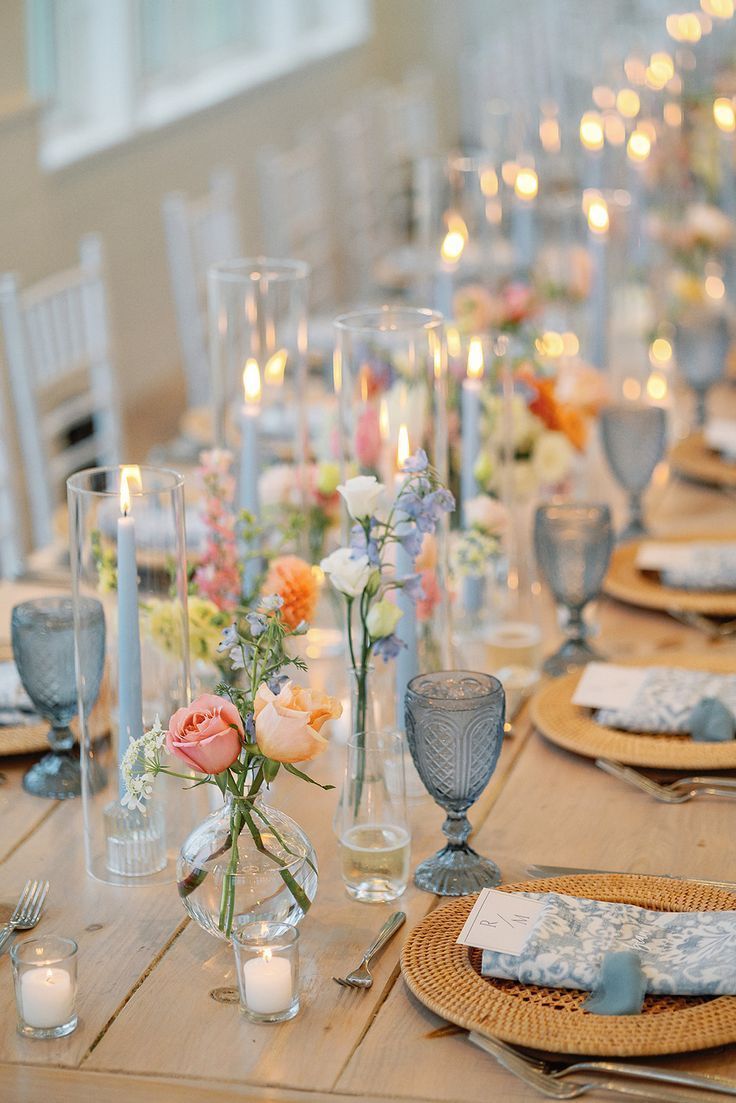 Ιδέες στολισμού για το τραπέζι του γάμου με όλες τις διακοσμητικές τάσεις του 2025