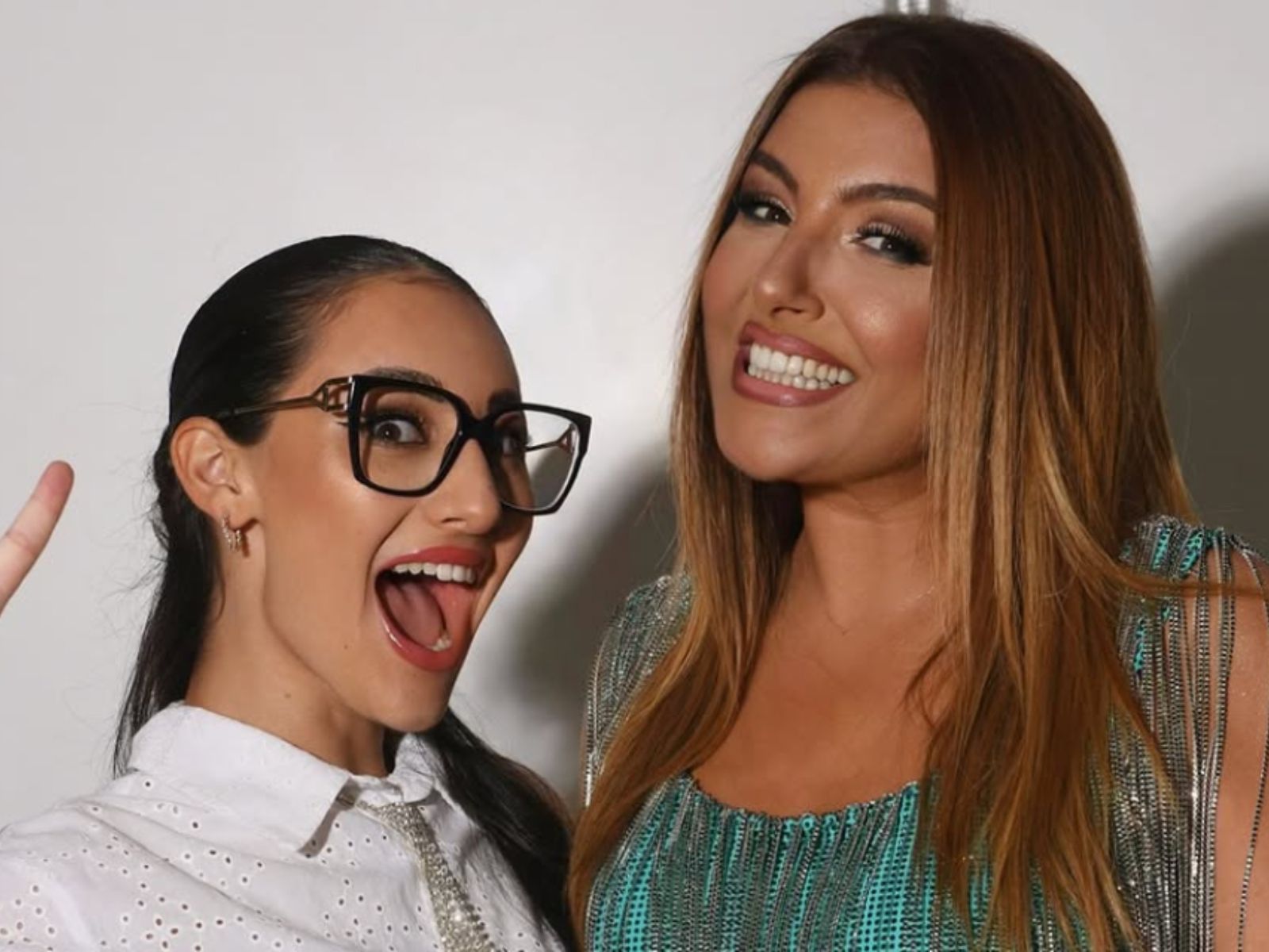 Κλαυδία: « Η Έλενα Παπαρίζου της πλήρωσε την υποτροφία και δεν της το είπε ποτέ» – Η συγκινητική πράξη της