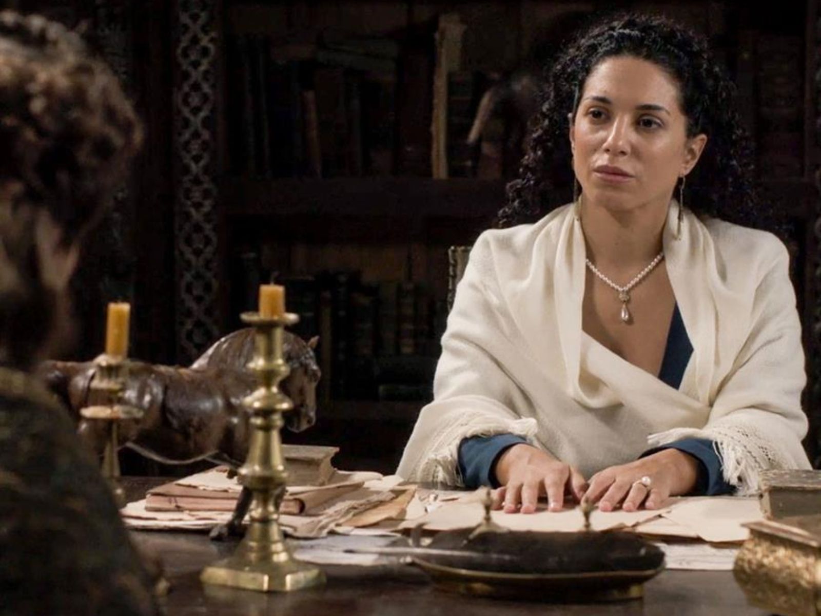 Η Μάγισσα: Κατα μέτωπο αναμέτρηση Πανδώρας και Ρενάτας