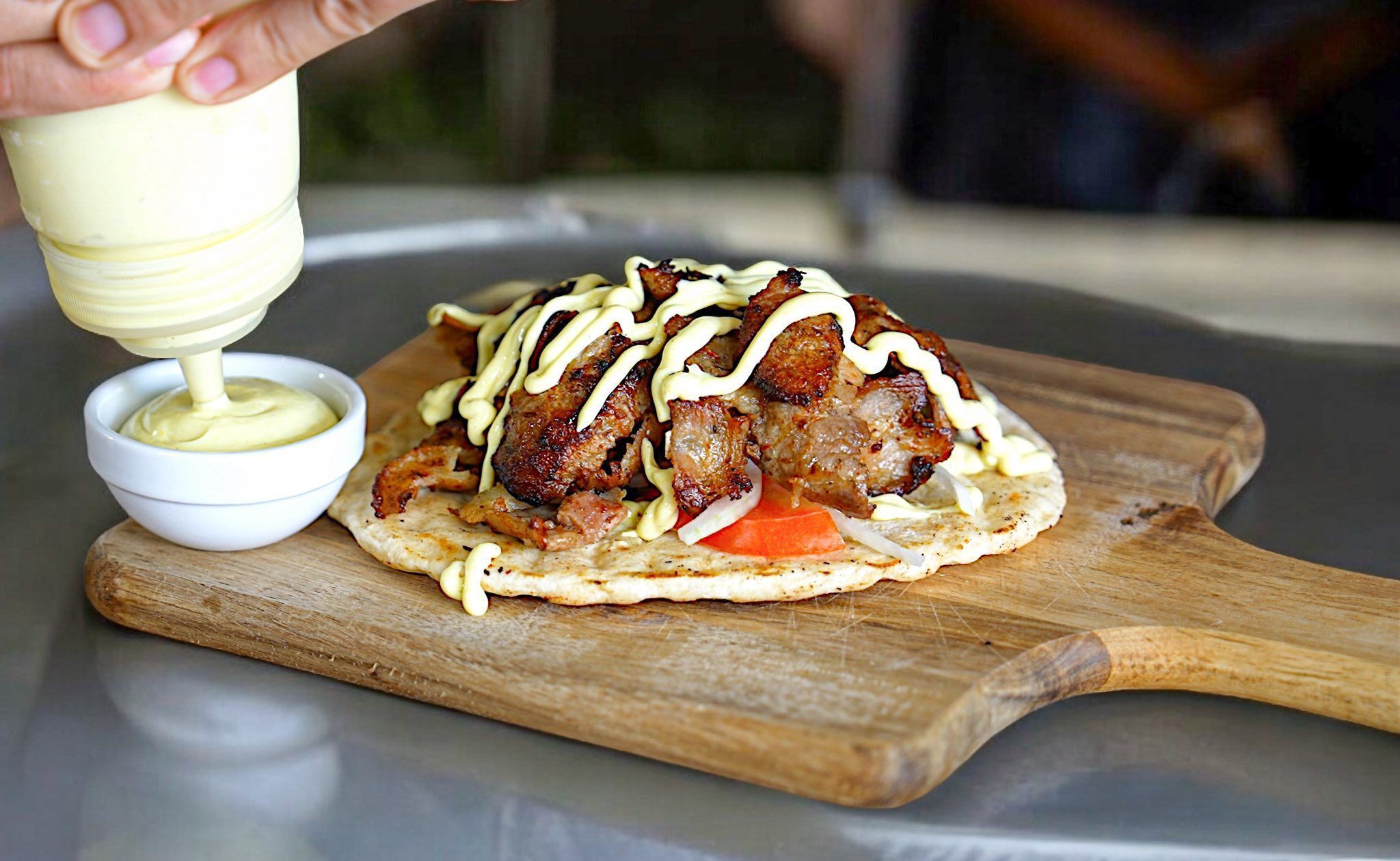 Σως μουστάρδας με γιαούρτι από τον Δημήτρη Μιχαηλίδη για σαλάτες πιτόγυρα και τηγανιτές πατάτες