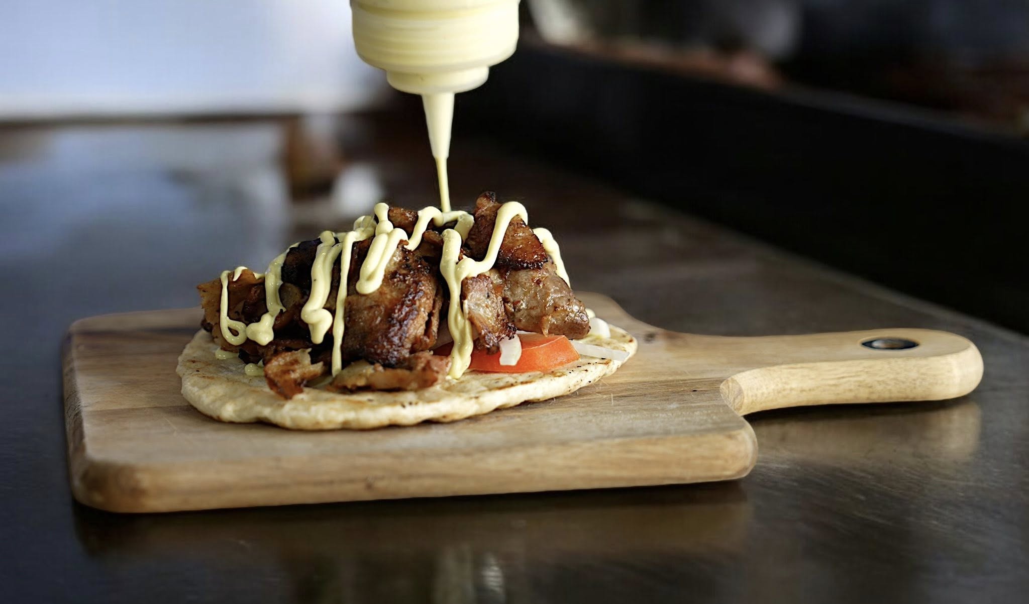 Σως μουστάρδας με γιαούρτι από τον Δημήτρη Μιχαηλίδη για σαλάτες πιτόγυρα και τηγανιτές πατάτες