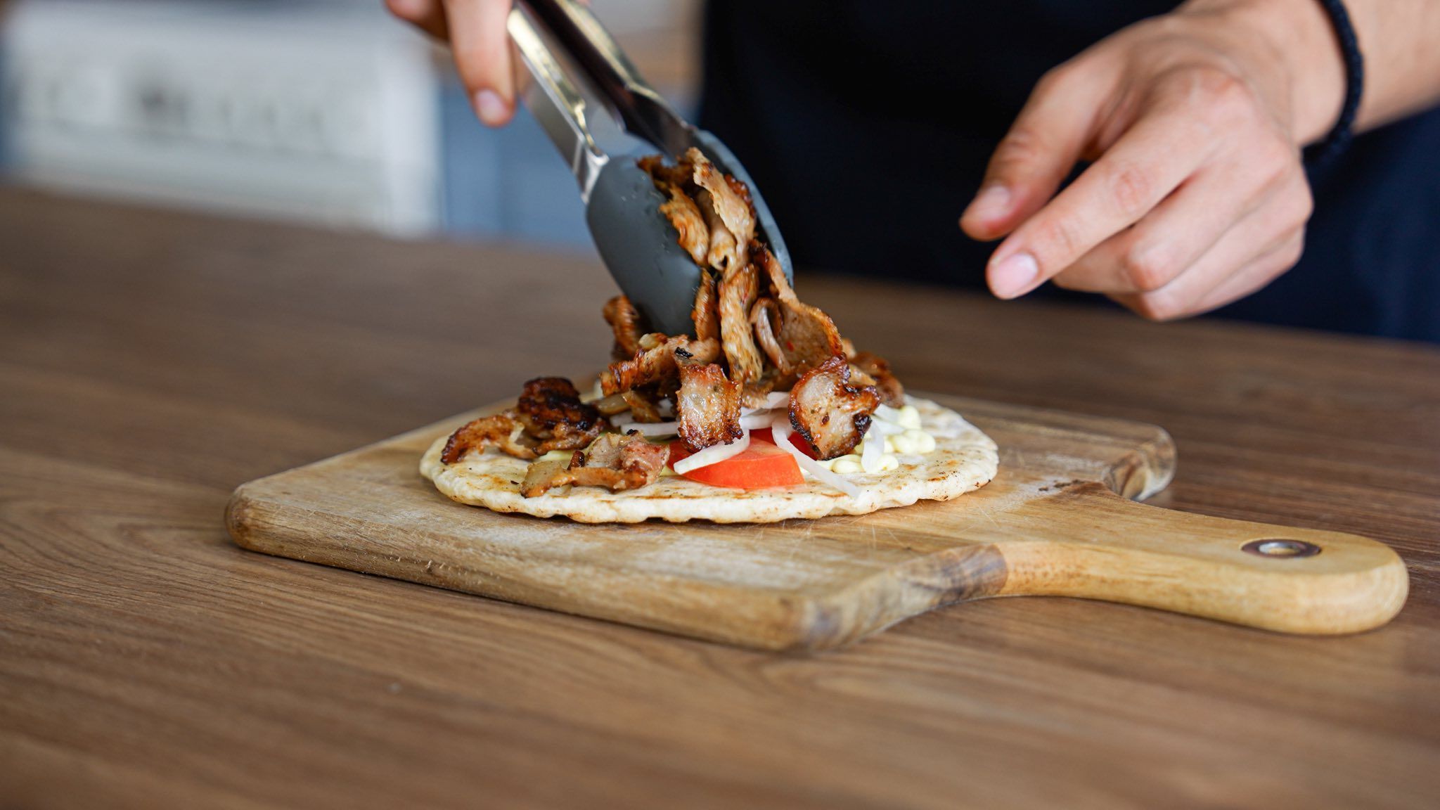 Σως μουστάρδας με γιαούρτι από τον Δημήτρη Μιχαηλίδη για σαλάτες πιτόγυρα και τηγανιτές πατάτες