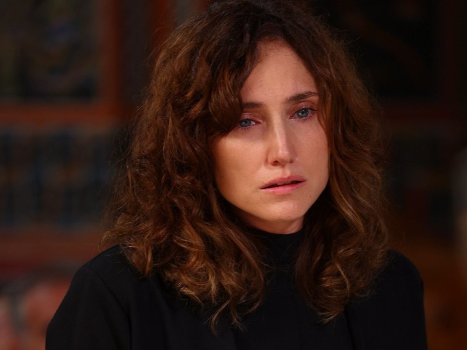 Διάφανη Αγάπη: “Ήταν ο Στέφανος”- Η Άννα τρελαίνεται όταν μαθαίνει πως ο άντρας της εμπλέκεται στο φόνο της Ελένης