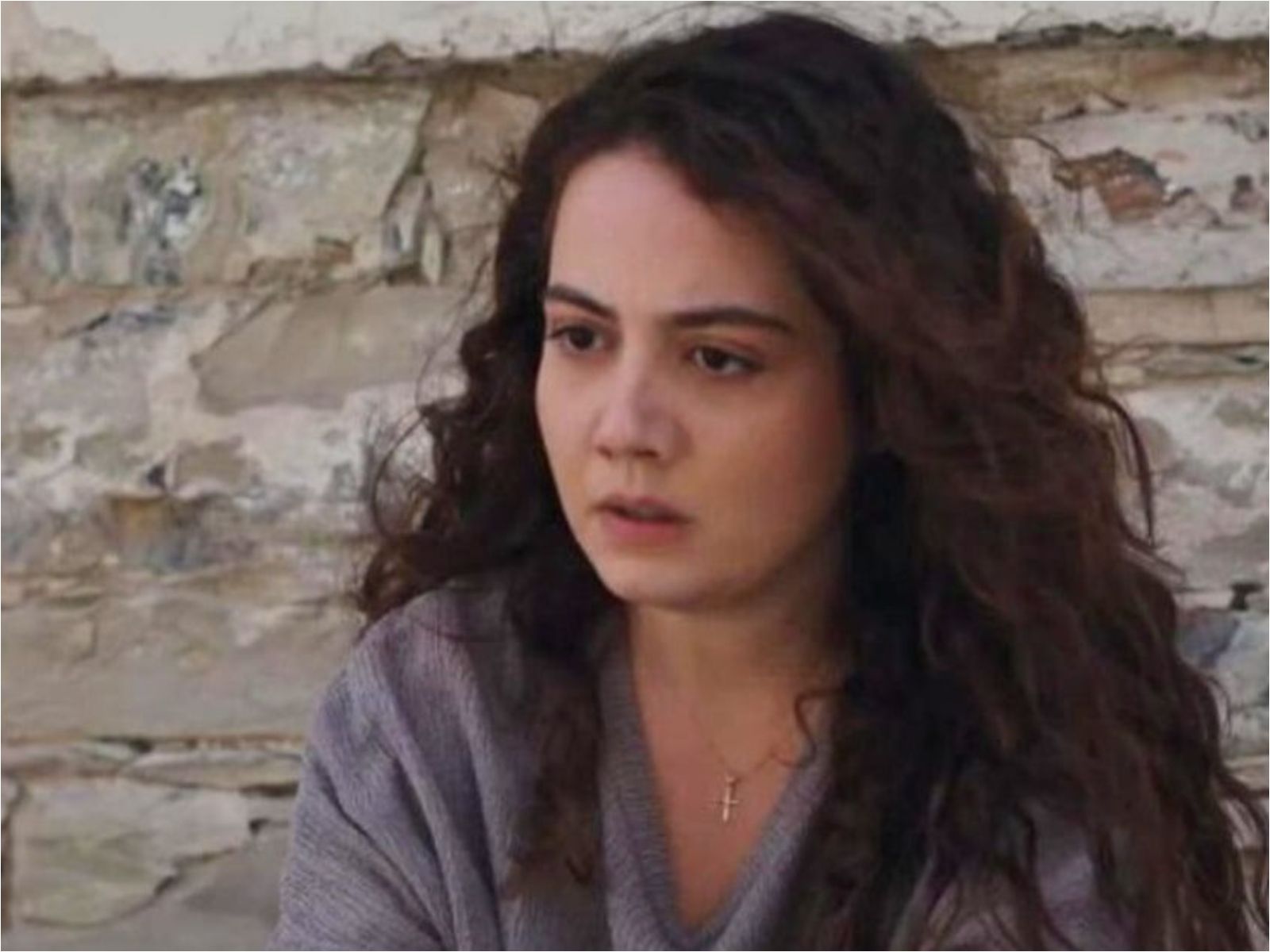 Η Γη της Ελιάς: Η Άννα πέφτει θύμα βιασμού από την οικογένεια του Πότη