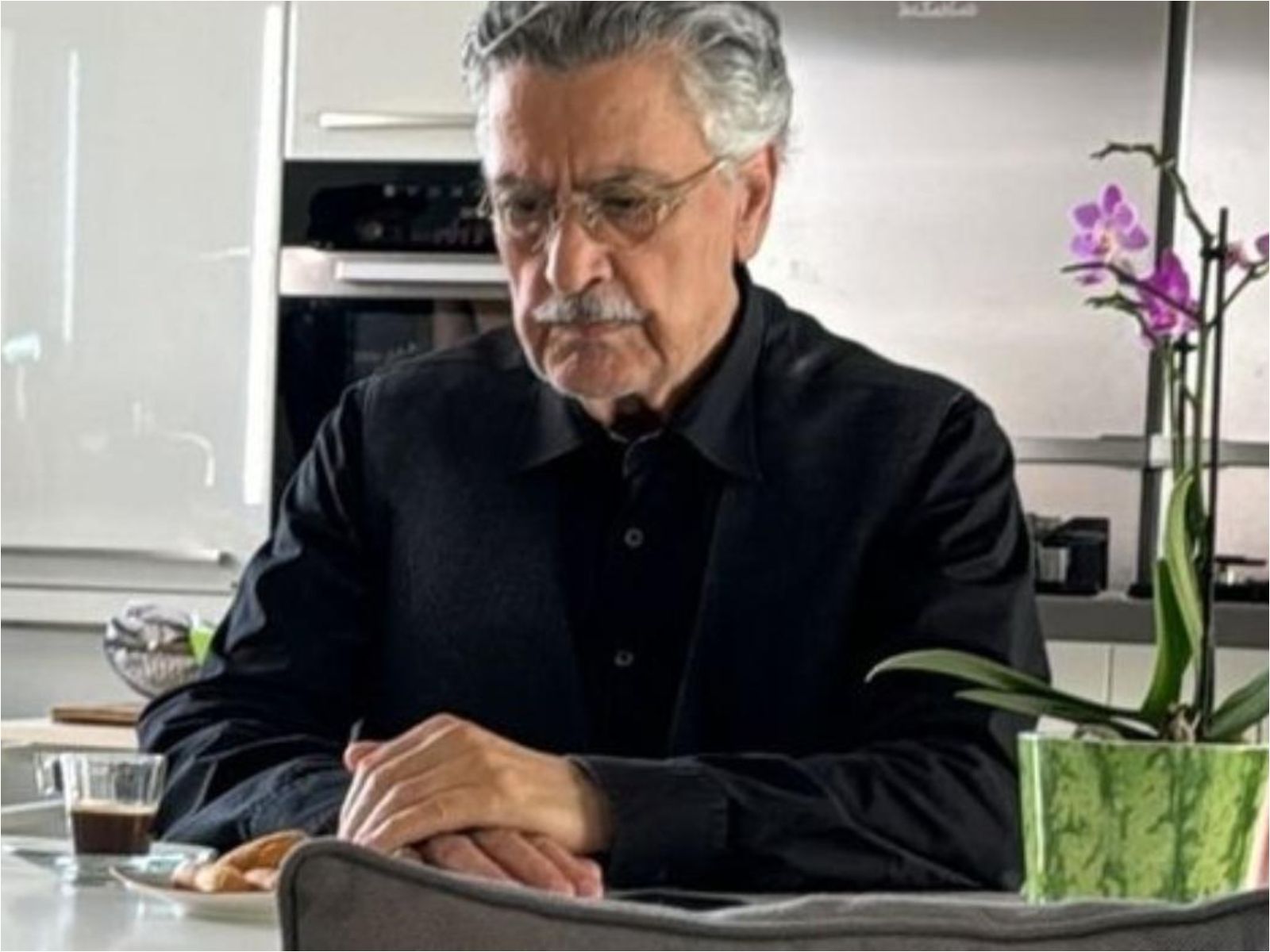 Η τελευταία σκηνή του Νίκου Γαλανού στην Γη της Ελιάς ως Ισίδωρος Βρεττάκος