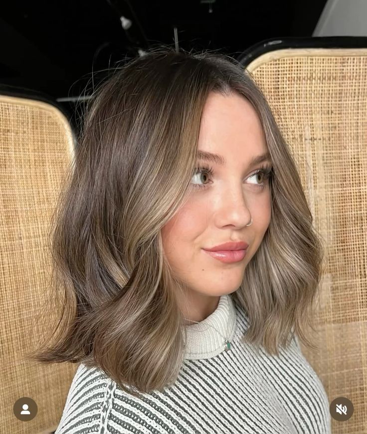 Face Framing Layers: Το φιλάρισμα που χαρίζει όγκο και κίνηση σε λεπτά μαλλιά