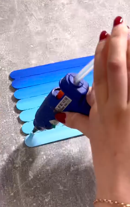 Φτιάξε το πιο μοντέρνο DIY καλοκαιρινό διακοσμητικό με γλωσσοπίεστρα