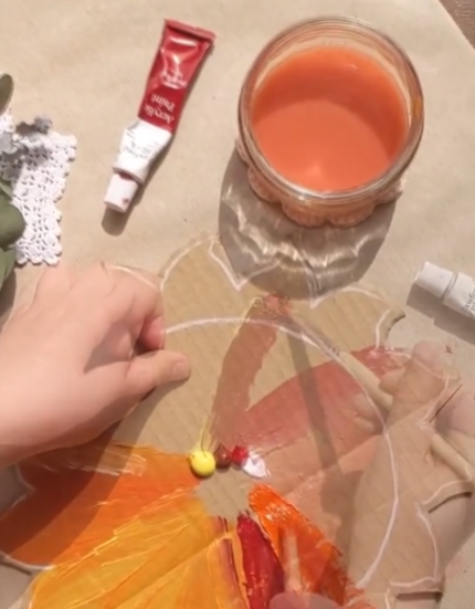 Η παιδική κατασκευή του Καλοκαιριού – Φτιάξτε χάρτινο ήλιο με τα παιδιά με παλιές κούτες