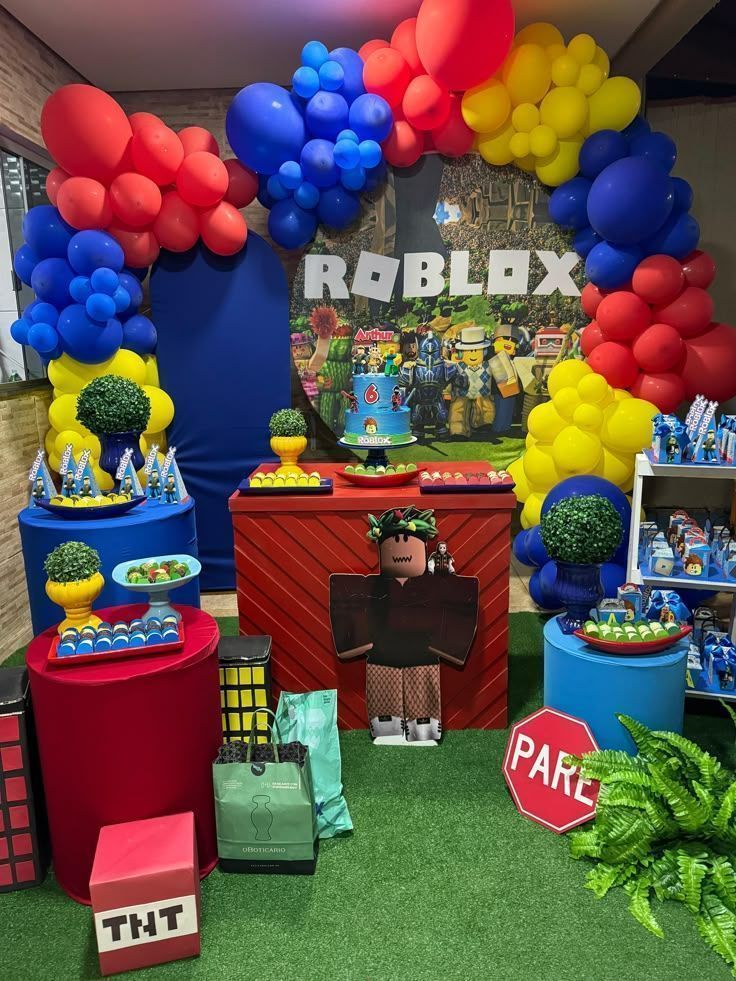 Πάρτι γενεθλίων με θέμα Roblox που θα ξετρελάνει το παιδί – Ιδέες για τούρτα και στολισμό