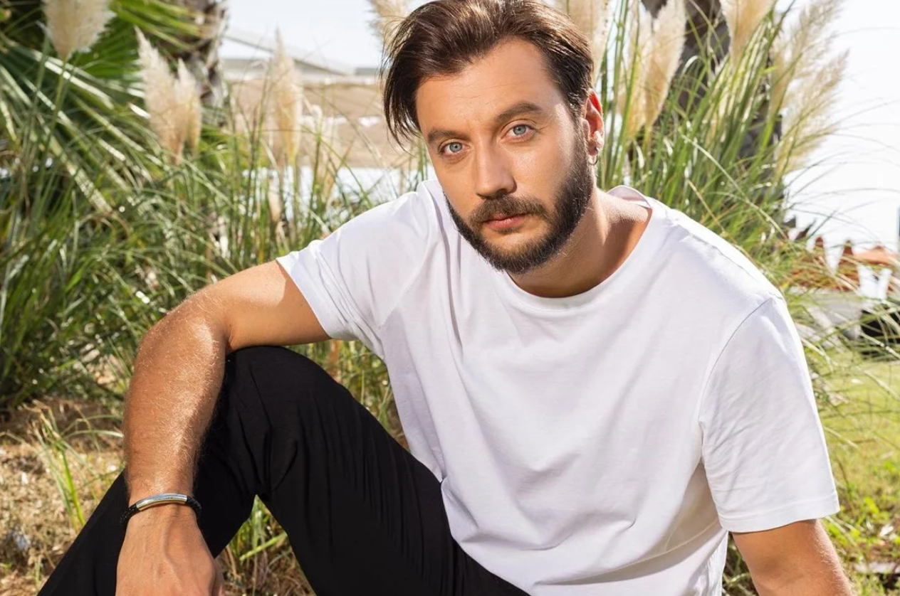 Η βεράντα του Στάθη Κόικα από το Grand Hotel είναι ό,τι πιο καλοκαιρινό και boho θα δεις σήμερα