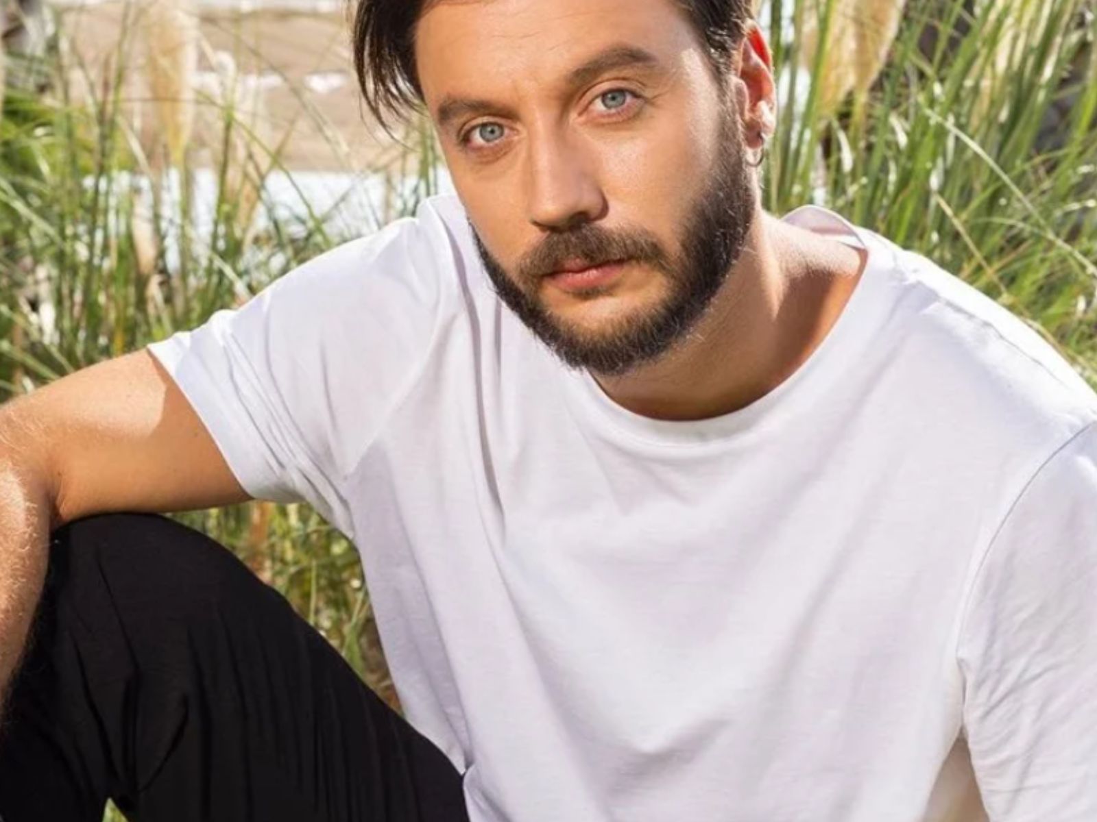 Η βεράντα του Στάθη Κόικα από το Grand Hotel είναι ό,τι πιο καλοκαιρινό και boho θα δεις σήμερα