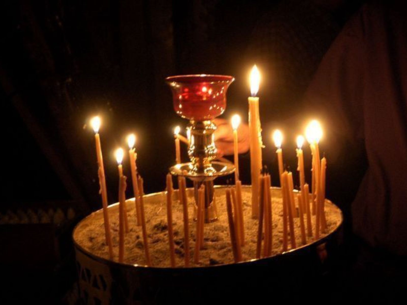 Εορτολόγιο: Κυριακή 25 Μαΐου 2025