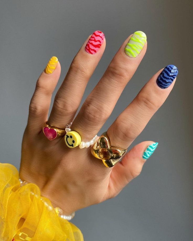 Νύχια Ιουνίου 2025: 14+1 ιδέες για καλοκαιρινό μανικιούρ και πεντικιούρ στα πιο inspo σχέδια και χρώματα