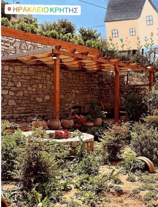 Αυτό είναι το υπερπολυτελές σπίτι της Βάσως Λασκαράκη και του Λευτέρη Σουλτάτου στη Κρήτη