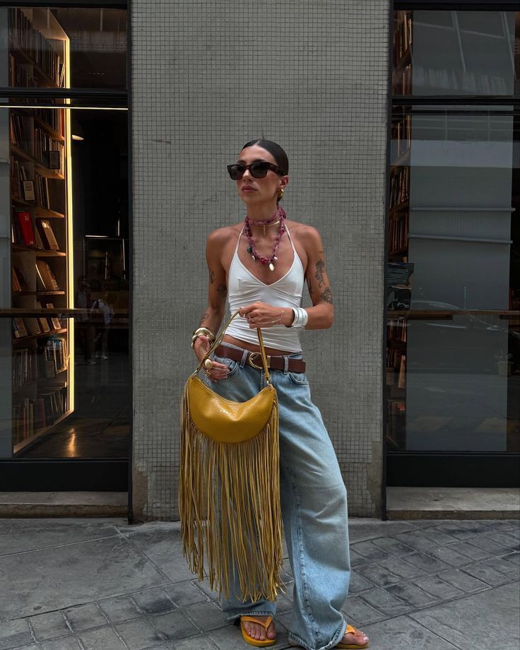 Ντύσιμο Ιουνίου 2025: Ιδέες για το ντύσιμο του μήνα με τα must have ρούχα της σεζόν