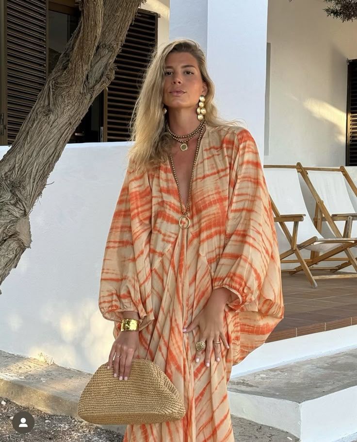 Ντύσιμο Ιουνίου 2025: Ιδέες για το ντύσιμο του μήνα με τα must have ρούχα της σεζόν