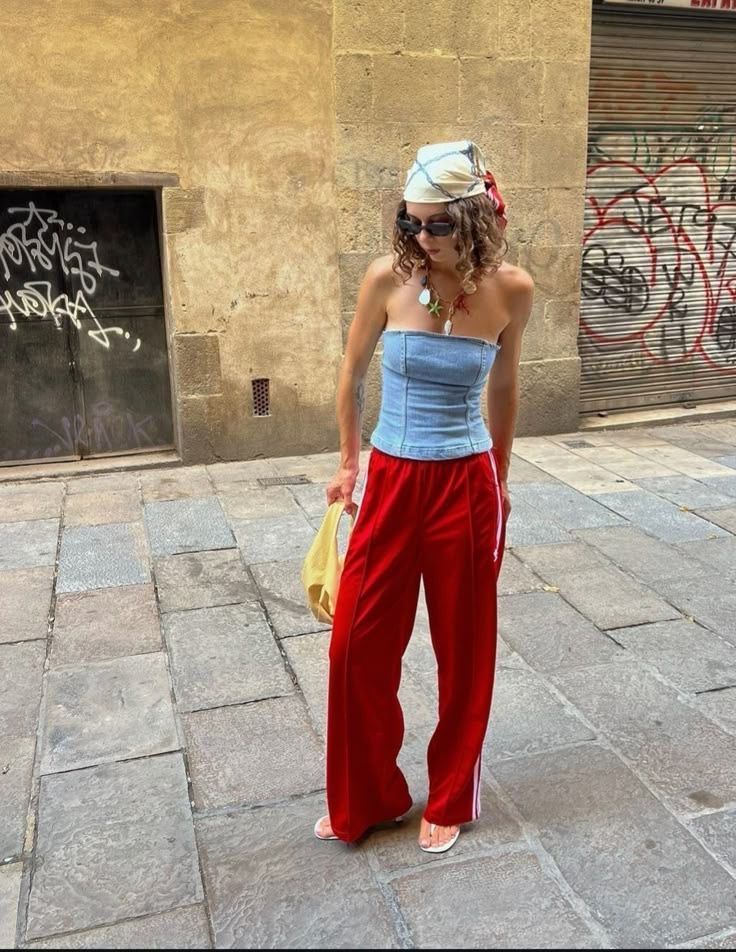 Ντύσιμο Ιουνίου 2025: Ιδέες για το ντύσιμο του μήνα με τα must have ρούχα της σεζόν