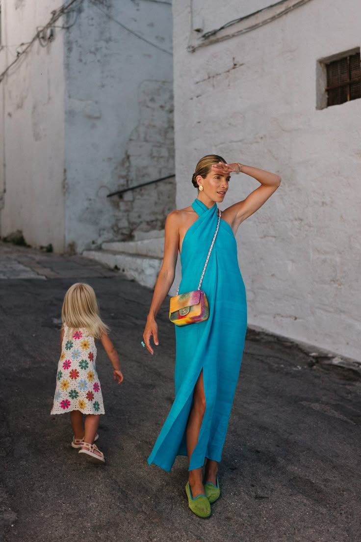 Ντύσιμο Ιουνίου 2025: Ιδέες για το ντύσιμο του μήνα με τα must have ρούχα της σεζόν