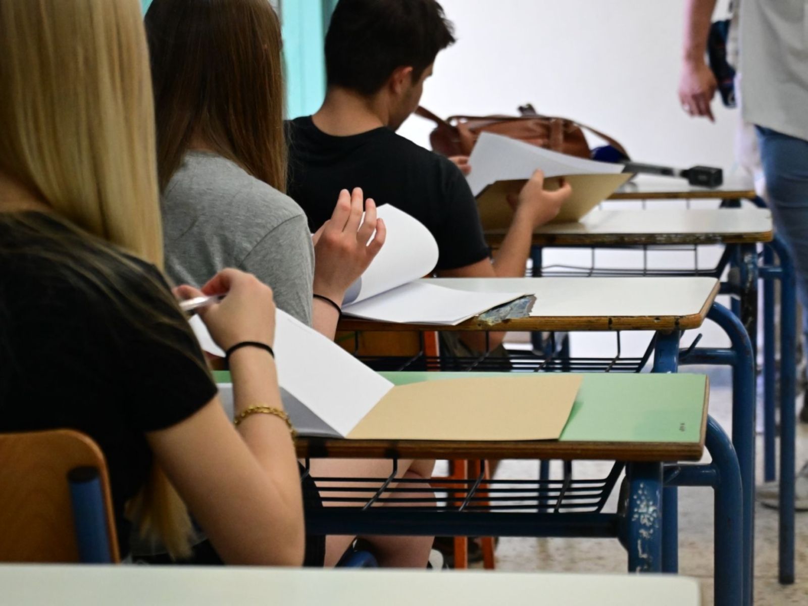 Πανελλήνιες 2025: Τι επιτρέπεται και τι απαγορεύεται να έχουν μαζί τους οι μαθητές